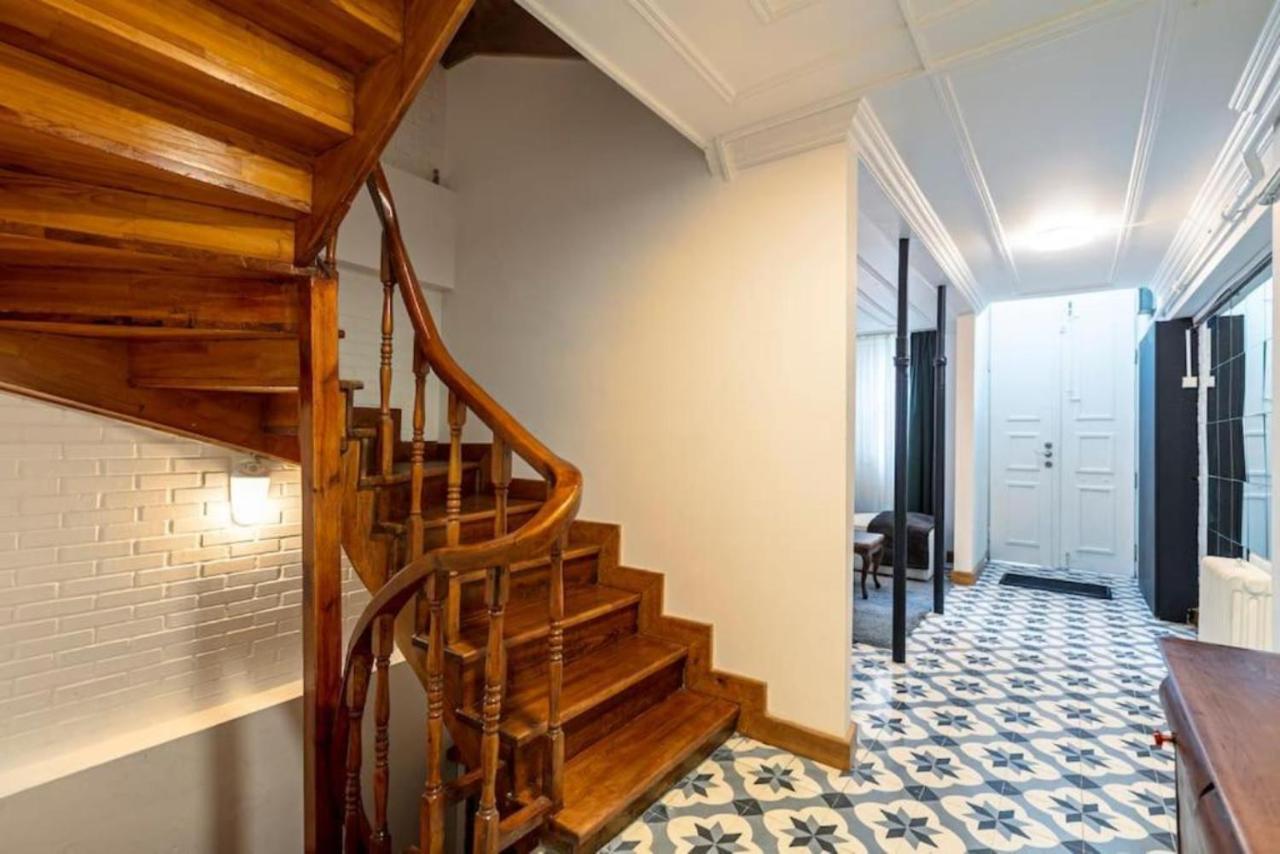 Historical 4-Br Home Steps From Besiktas Stadium & Bosphorus Views - Prime Nisantasi Location! 伊斯坦布尔 外观 照片