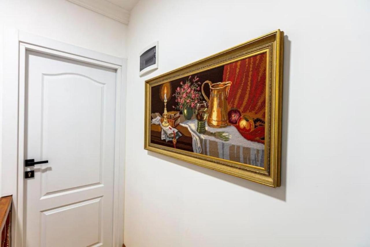 Historical 4-Br Home Steps From Besiktas Stadium & Bosphorus Views - Prime Nisantasi Location! 伊斯坦布尔 外观 照片