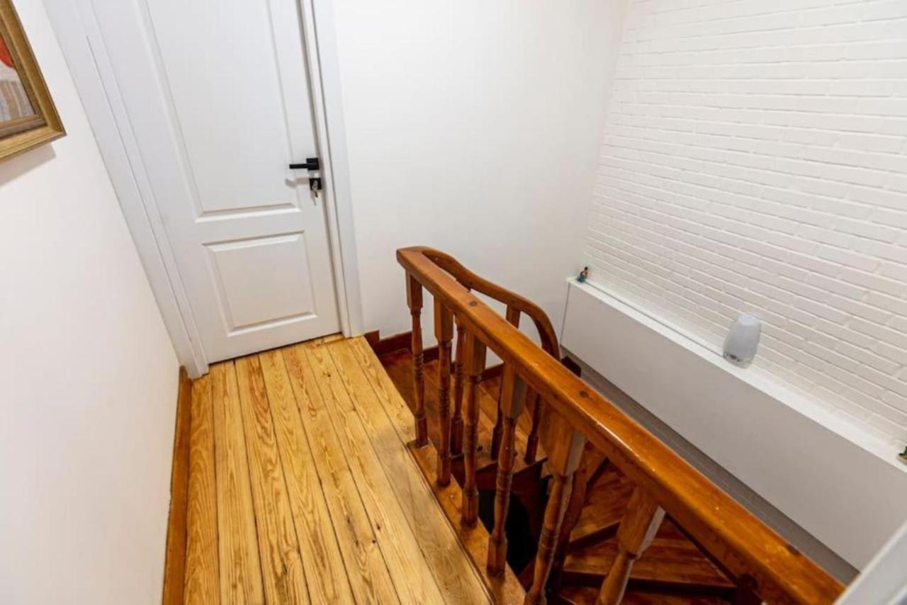 Historical 4-Br Home Steps From Besiktas Stadium & Bosphorus Views - Prime Nisantasi Location! 伊斯坦布尔 外观 照片