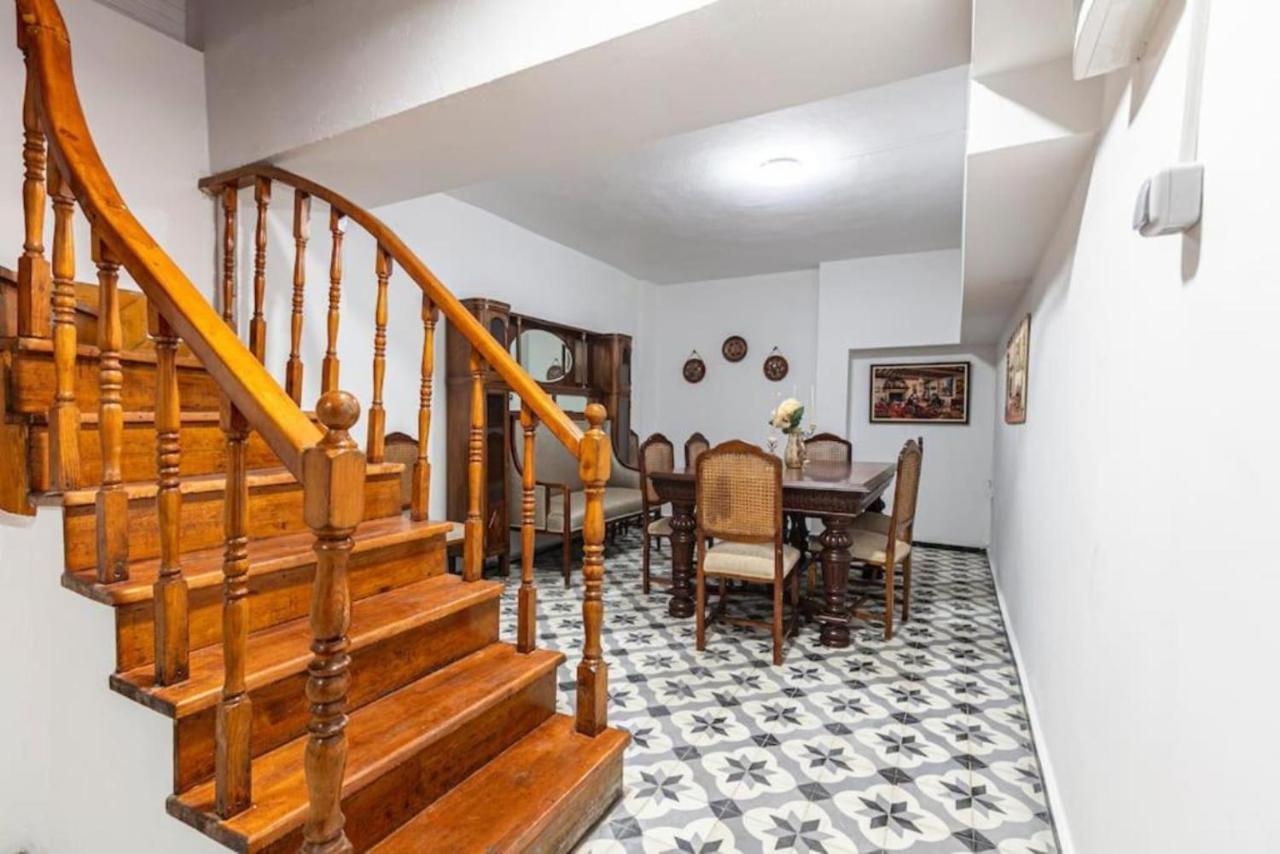 Historical 4-Br Home Steps From Besiktas Stadium & Bosphorus Views - Prime Nisantasi Location! 伊斯坦布尔 外观 照片